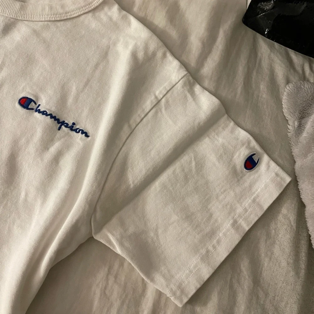 Champion tee - Picture 2 of 3